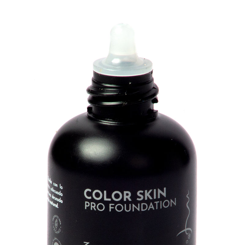 Maquillaje Color Skin PRO Foundation - LIGHT